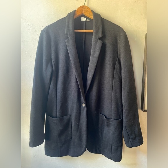 GAP Jackets & Blazers - Gap Black Jersey Blazer Jacket Patch Pockets
Women’s Size Medium